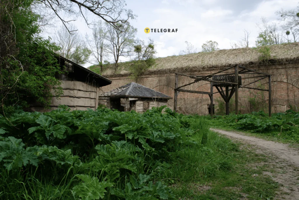 Тараканівський форт,Дубно,Рівненська область,замки України Тараканівський форт Тараканівський форт,Дубно,Рівненська область,замки України Тараканівський форт,Дубно,Рівненська область,замки України