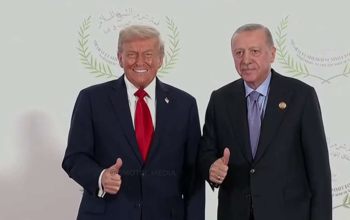 Трамп застосував “силу” проти президентів Франції і Туреччини (відео)