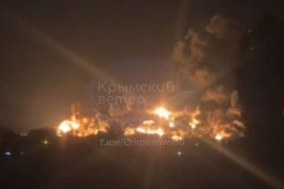 СБУ,Вибухи в Криму 13 жовтня,Феодосійський морський нафтовий термінал СБУ Вибухи в Криму 13 жовтня