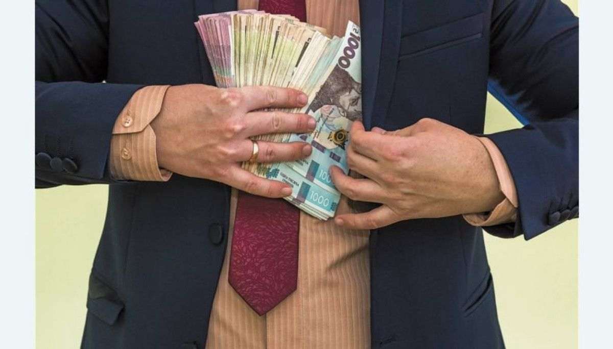 Зарплати чиновників в Україні неочікувано знизилися ➤ Prozoro.net.ua
